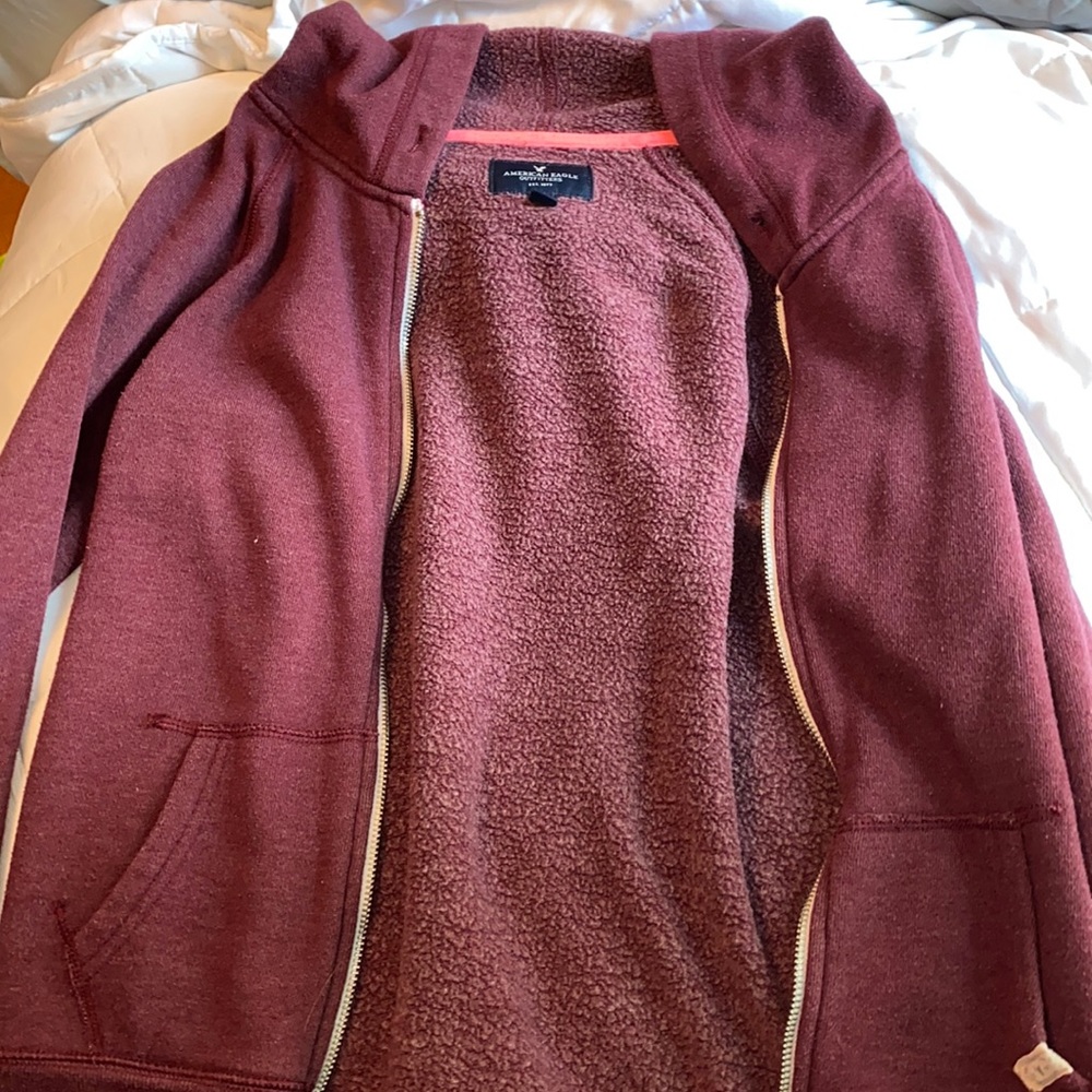 American Eagle zip up maroon hoodie